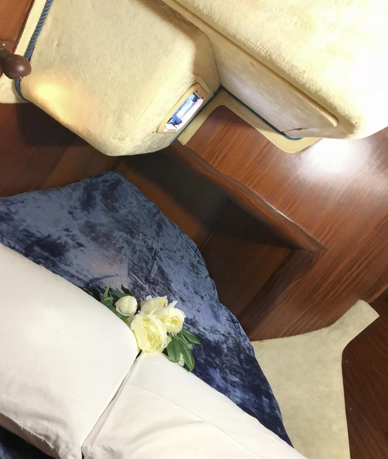 Bed&Boat Eolo 3 Hotel เวนิส ภายนอก รูปภาพ